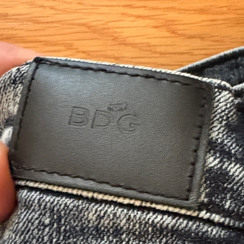 BDG Women's Acid Wash Skinny Jeans - Picture 2 of 8
